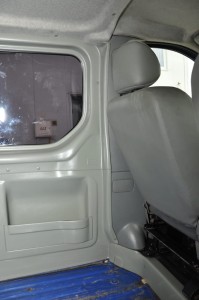 Primastar/Trafic/Vivaro '01-14 left middle window frame