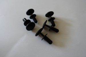 Upholstery clip - black expanding pin 8mm